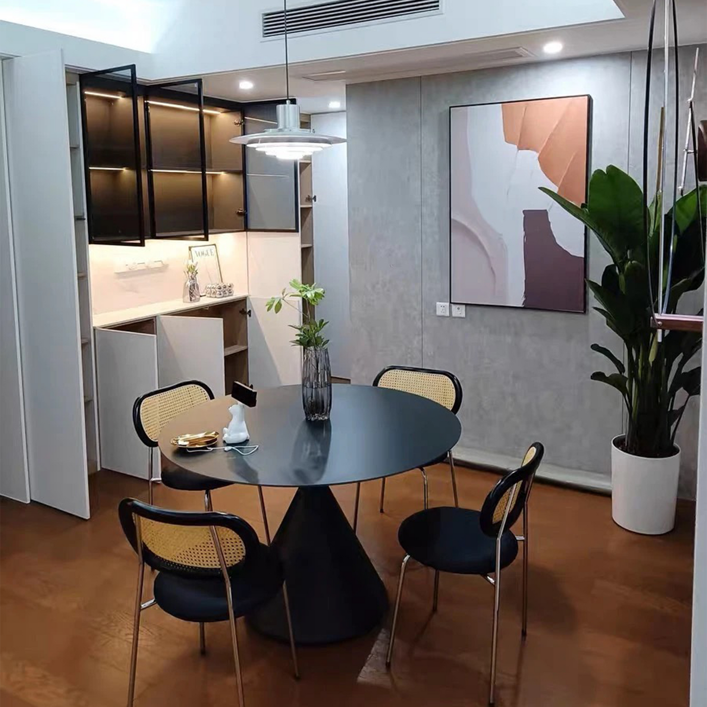 FOREST HILL Pyramid Base Casual Round Table Simplicity Style Dining Room